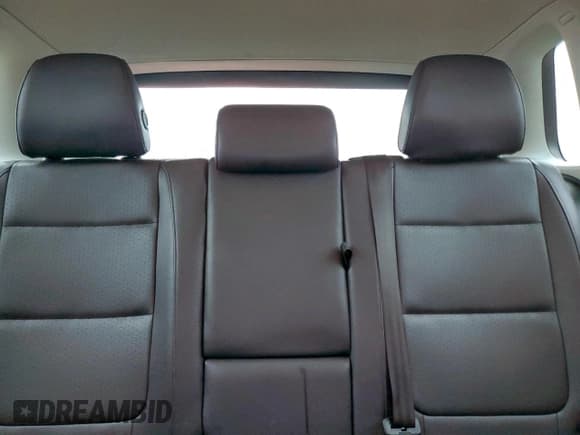 ✅ 2017 Volkswagen Tiguan Wolfsburg Edition • VIN: WVGSV7AX8HW512964 • Lot: 95732695. Wystawiony na Copart z przebiegiem 103 705 mil. Bezpłatny archiwum sprzedaży aukcyjnych z USA i szczegółowy raport historii pojazdu na DreamBid. Zdjęcie 10.