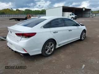 2018 Hyundai Sonata SEL с VIN 5NPE34AF5JH642757, выставлен на аукционе IAAI как лот 43307782 с пробегом 96 315 миль миль и . История ставок и продаж доступна на DreamBid. Изображение 4.