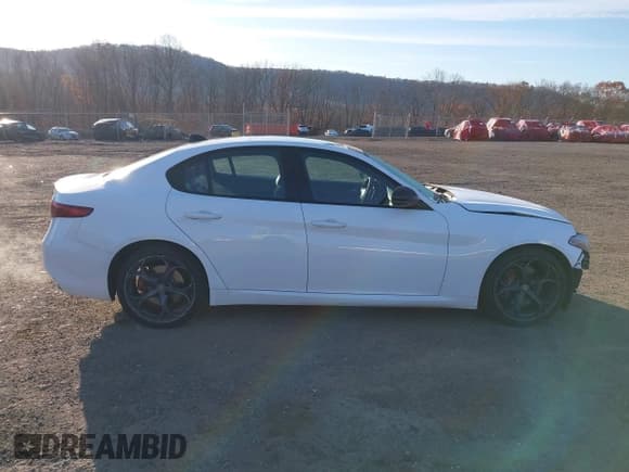 ✅ 2018 Alfa Romeo Giulia Ti Sport • VIN: ZARFAEENXJ7597360 • Lot: 43680713. Listed on IAAI with 104,051 mi. Free auction sales archive from the USA and detailed vehicle history report at DreamBid. Image 13.