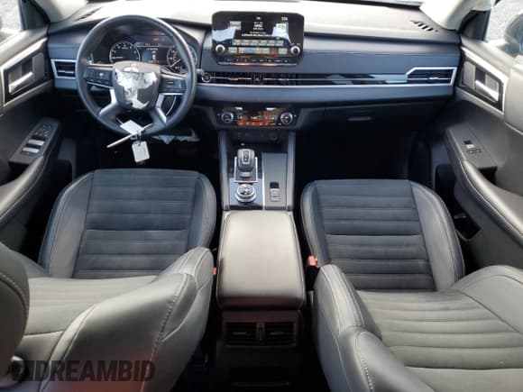 ✅ 2024 Mitsubishi Outlander SE • VIN: JA4J4VA85RZ045030 • Lot: 90113515. Wystawiony na Copart z przebiegiem 38 502 mil. Bezpłatny archiwum sprzedaży aukcyjnych z USA i szczegółowy raport historii pojazdu na DreamBid. Zdjęcie 8.