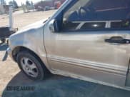 ✅ 2002 Mercedes-Benz M 320/430/500 • VIN: 4JGAB54E82A325764 • Lot: 43291275. Wystawiony na IAAI z przebiegiem 191 500 mil. Bezpłatny archiwum sprzedaży aukcyjnych z USA i szczegółowy raport historii pojazdu na DreamBid. Zdjęcie 12.