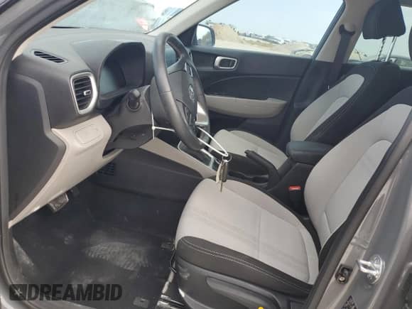 ✅ 2023 Hyundai Venue SEL • VIN: KMHRC8A38PU233225 • Лот: 68677154. Размещён на Copart с пробегом 24 243 миль миль. Получите бесплатный доступ к архиву аукционных продаж из США и посмотрите подробный отчёт об истории автомобиля на DreamBid. Изображение 7.