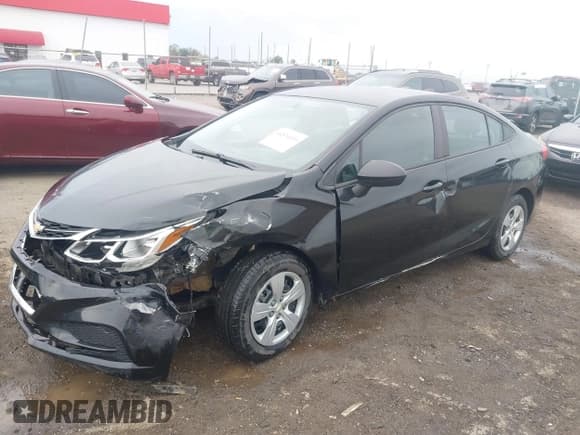 ✅ 2018 Chevrolet Cruze LS • VIN: 1G1BB5SM4J7116996 • Lot: 43534133. Listed on IAAI with 204,194 mi. Free auction sales archive from the USA and detailed vehicle history report at DreamBid. Image 21.