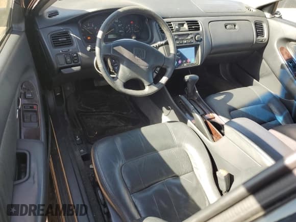 ✅ 1999 Honda Accord EX • VIN: 1HGCG2250XA021112 • Лот: 86749345. Опубликован ранее на Copart с пробегом 168 981 миль. Бесплатный доступ к архиву аукционных продаж из США и подробный отчёт об истории автомобиля на DreamBid. Изображение 8.