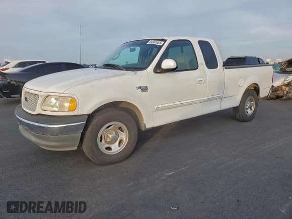 ✅ 1999 Ford F-150 • VIN: 1FTRX17W9XKC26491 • Lot: 94941885. Wystawiony na Copart z przebiegiem Nie podano. Bezpłatny archiwum sprzedaży aukcyjnych z USA i szczegółowy raport historii pojazdu na DreamBid. Zdjęcie 1.