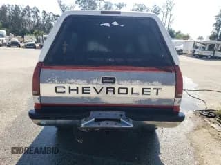 ✅ 1989 Chevrolet Silverado 2500 • VIN: 2GCFK29K7K1255966 • Lot: 71558335. Wystawiony na Copart z przebiegiem 312 688 mil. Bezpłatny archiwum sprzedaży aukcyjnych z USA i szczegółowy raport historii pojazdu na DreamBid. Zdjęcie 6.