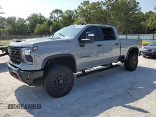 2024 Chevrolet Silverado 2500HD ZR2 с VIN 1GC4YYEY5RF439292, выставлен на аукционе Copart как лот 55730455 с пробегом Не указан миль и Списание • Salvage title. История ставок и продаж доступна на DreamBid. Изображение 1.