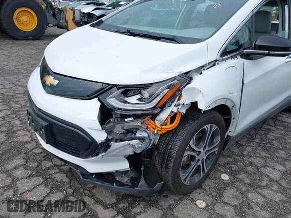 ✅ 2017 Chevrolet Bolt EV Premier • VIN: 1G1FX6S02H4134494 • Lot: 41761891. Wystawiony na IAAI z przebiegiem 123 033 mil. Bezpłatny archiwum sprzedaży aukcyjnych z USA i szczegółowy raport historii pojazdu na DreamBid. Zdjęcie 6.