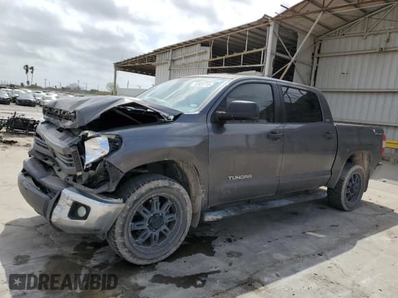 ✅ 2014 Toyota Tundra SR5 • VIN: 5TFEM5F14EX077850 • Lot: 52020715. Listed on Copart with 204,906 mi. Free auction sales archive from the USA and detailed vehicle history report at DreamBid. Image 1.