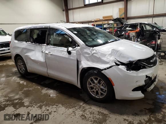✅ 2024 Chrysler Grand Caravan SXT • VIN: 2C4RC1ZG1RR107226 • Lot: 85417454. Listed on Copart with 38,567 mi. Free auction sales archive from the USA and detailed vehicle history report at DreamBid. Image 4.