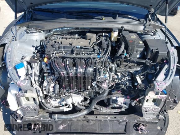 ✅ 2025 Kia K5 GT-Line • VIN: KNAG64J79S5358328 • Lot: 43465065. Wystawiony na IAAI z przebiegiem 1 183 mil. Bezpłatny archiwum sprzedaży aukcyjnych z USA i szczegółowy raport historii pojazdu na DreamBid. Zdjęcie 10.