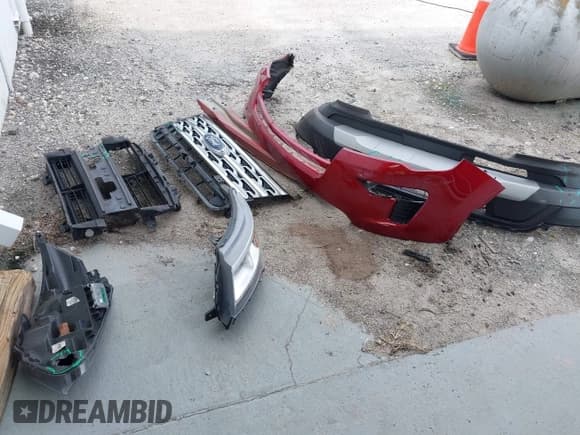 ✅ 2018 Ford Explorer XLT • VIN: 1FM5K7D80JGC81729 • Lot: 42372561. Wystawiony na IAAI z przebiegiem 68 348 mil. Bezpłatny archiwum sprzedaży aukcyjnych z USA i szczegółowy raport historii pojazdu na DreamBid. Zdjęcie 12.