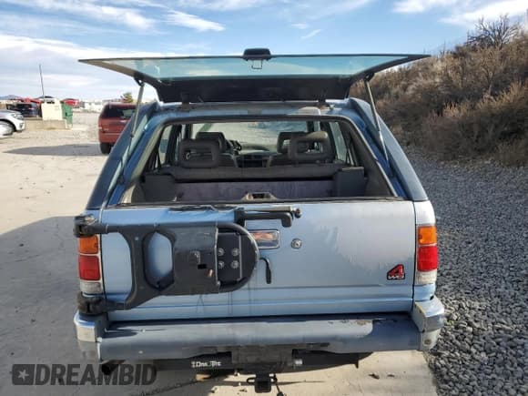 ✅ 1992 Isuzu Rodeo • VIN: 4S2CY58Z2N4341636 • Lot: 45606315. Listed on Copart with 235,683 mi. Free auction sales archive from the USA and detailed vehicle history report at DreamBid. Image 6.