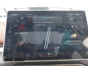 ✅ 2024 VinFast VF 8 Plus • VIN: RLLV1AFA9RH007994 • Lot: 43343167. Wystawiony na IAAI z przebiegiem 11 888 mil. Bezpłatny archiwum sprzedaży aukcyjnych z USA i szczegółowy raport historii pojazdu na DreamBid. Zdjęcie 7.