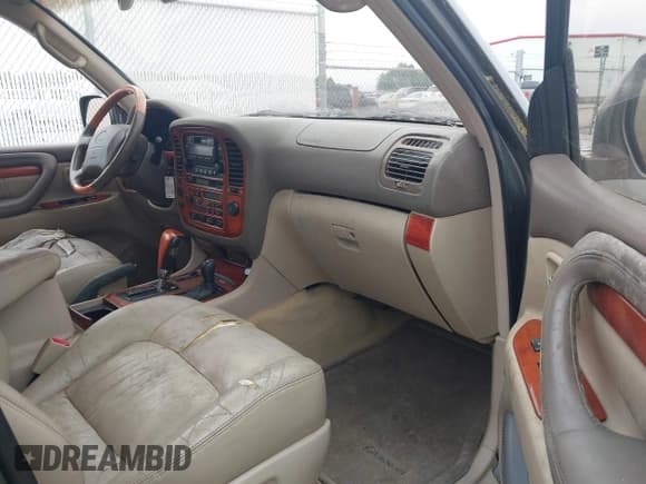 ✅ 2000 Lexus LX 470 • VIN: JT6HT00W1Y0099431 • Lot: 43038783. Wystawiony na IAAI z przebiegiem 274 401 mil. Bezpłatny archiwum sprzedaży aukcyjnych z USA i szczegółowy raport historii pojazdu na DreamBid. Zdjęcie 5.