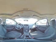 ✅ 2015 Ford Focus SE • VIN: 1FADP3F25FL329233 • Lot: 87238715. Wystawiony na Copart z przebiegiem 151 902 mil. Bezpłatny archiwum sprzedaży aukcyjnych z USA i szczegółowy raport historii pojazdu na DreamBid. Zdjęcie 14.