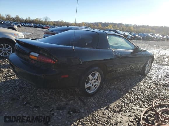 ✅ 1997 Chevrolet Camaro Z28 • VIN: 2G1FP22P3V2127187 • Lot: 80649014. Listed on Copart with 87,889 mi. Free auction sales archive from the USA and detailed vehicle history report at DreamBid. Image 3.
