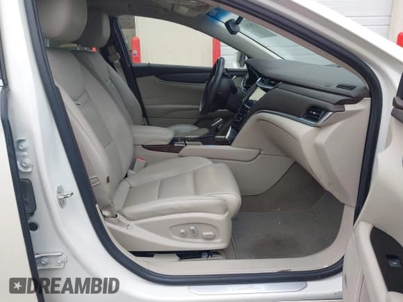 ✅ 2013 Cadillac XTS • VIN: 2G61N5S30D9182193 • Lot: 43547622. Wystawiony na IAAI z przebiegiem 61 221 mil. Bezpłatny archiwum sprzedaży aukcyjnych z USA i szczegółowy raport historii pojazdu na DreamBid. Zdjęcie 5.