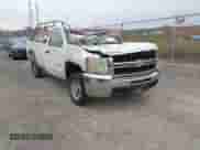 2009 Chevrolet Silverado 2500HD Work Truck z VIN 1GCHK44K69E163090, wystawiony jako IAAI lot #43523477 z przebiegiem 69 802 mil mil oraz . Historia ofert i sprzedaży dostępna na DreamBid. Obrazek 1.