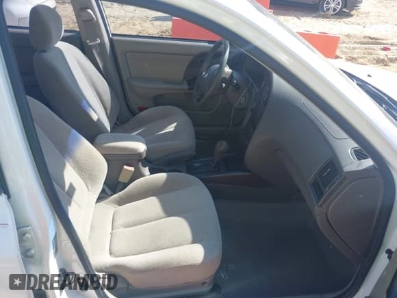 ✅ 2005 Hyundai Elantra GLS • VIN: KMHDN46D55U959846 • Lot: 41618742. Wystawiony na IAAI z przebiegiem 63 513 mil. Bezpłatny archiwum sprzedaży aukcyjnych z USA i szczegółowy raport historii pojazdu na DreamBid. Zdjęcie 5.