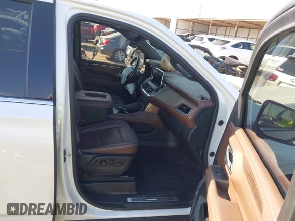 ✅ 2022 Chevrolet Tahoe High Country • VIN: 1GNSKTKT4NR226662 • Лот: 43460253. Опубликован ранее на IAAI с пробегом 86 693 миль. Бесплатный доступ к архиву аукционных продаж из США и подробный отчёт об истории автомобиля на DreamBid. Изображение 5.