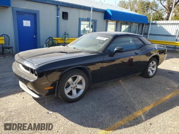 ✅ 2014 Dodge Challenger SXT 100th Anniversary • VIN: 2C3CDYAG4EH283327 • Lot: 79128544. Wystawiony na Copart z przebiegiem 109 818 mil. Bezpłatny archiwum sprzedaży aukcyjnych z USA i szczegółowy raport historii pojazdu na DreamBid. Zdjęcie 1.