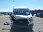 ✅ 2015 Ford Transit Cargo • VIN: 1FTNR1CM2FKB24963 • Lot: 41455934. Wystawiony na IAAI z przebiegiem 220 106 mil. Bezpłatny archiwum sprzedaży aukcyjnych z USA i szczegółowy raport historii pojazdu na DreamBid. Zdjęcie 12.