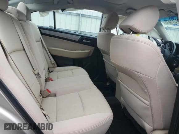 ✅ 2015 Subaru Legacy Premium • VIN: 4S3BNAC62F3035887 • Lot: 84041435. Wystawiony na Copart z przebiegiem 100 126 mil. Bezpłatny archiwum sprzedaży aukcyjnych z USA i szczegółowy raport historii pojazdu na DreamBid. Zdjęcie 10.