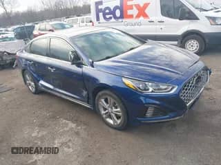 2019 Hyundai Sonata SEL с VIN 5NPE34AF2KH772139, выставлен на аукционе IAAI как лот 41807274 с пробегом 86 775 миль миль и . История ставок и продаж доступна на DreamBid. Изображение 1.