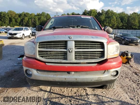 2006 Dodge 1500 Laramie z VIN 1D7HU18266S590856, wystawiony jako Copart lot #70208775 z przebiegiem 210 757 mil mil oraz Szkoda całkowita • Salvage title. Historia ofert i sprzedaży dostępna na DreamBid. Obrazek 5.