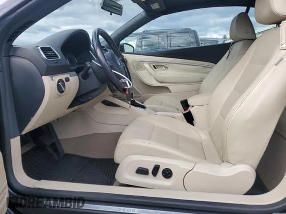 ✅ 2012 Volkswagen Eos Komfort • VIN: WVWBW7AH6CV011886 • Lot: 92673175. Listed on Copart with 100,899 mi. Free auction sales archive from the USA and detailed vehicle history report at DreamBid. Image 7.