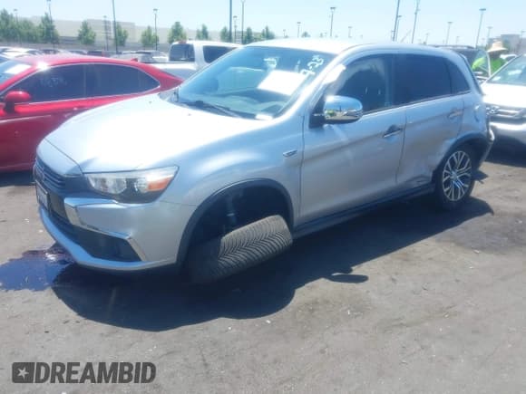 ✅ 2016 Mitsubishi Outlander ES • VIN: JA4AP3AU6GZ027108 • Lot: 42809478. Wystawiony na IAAI z przebiegiem 47 543 mil. Bezpłatny archiwum sprzedaży aukcyjnych z USA i szczegółowy raport historii pojazdu na DreamBid. Zdjęcie 2.