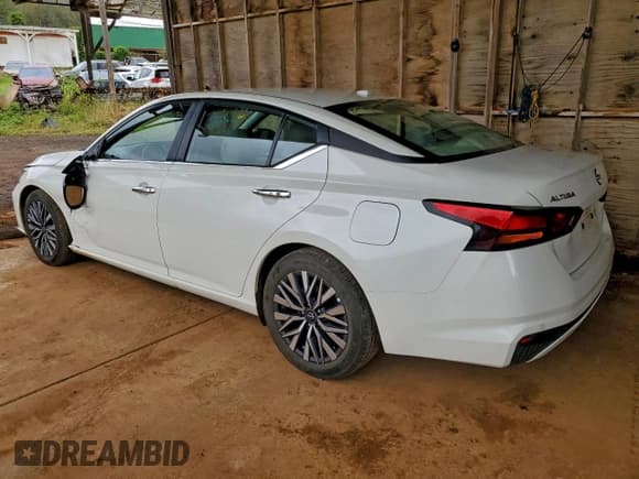 ✅ 2025 Nissan Altima SV • VIN: 1N4BL4DV0SN301263 • Lot: 93783055. Wystawiony na Copart z przebiegiem 14 638 mil. Bezpłatny archiwum sprzedaży aukcyjnych z USA i szczegółowy raport historii pojazdu na DreamBid. Zdjęcie 2.