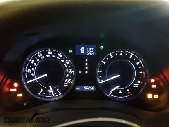 ✅ 2012 Lexus IS 250 C • VIN: JTHFF2C23C2523733 • Lot: 91679425. Listed on Copart with 96,250 mi. Free auction sales archive from the USA and detailed vehicle history report at DreamBid. Image 9.