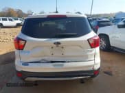 ✅ 2019 Ford Escape Titanium • VIN: 1FMCU9J96KUB94222 • Лот: 43706449. Опубликован ранее на IAAI с пробегом 68 107 миль. Бесплатный доступ к архиву аукционных продаж из США и подробный отчёт об истории автомобиля на DreamBid. Изображение 16.