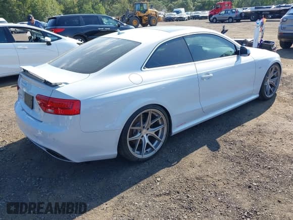 ✅ 2015 Audi RS 5 • VIN: WUAC6AFR2FA900380 • Lot: 43213179. Listed on IAAI with 73,772 mi. Free auction sales archive from the USA and detailed vehicle history report at DreamBid. Image 4.