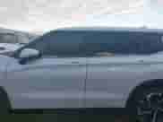 2024 Mitsubishi Outlander SE z VIN JA4J3VA81RZ009113, wystawiony jako IAAI lot #43244317 z przebiegiem 99 284 mil mil oraz . Historia ofert i sprzedaży dostępna na DreamBid. Obrazek 14.