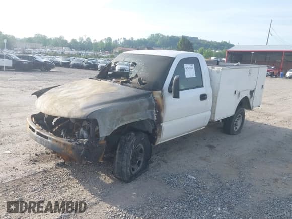 ✅ 2007 Chevrolet Silverado 2500HD Work Truck • VIN: 1GBHC24U47E174075 • Lot: 42147659. Wystawiony na IAAI z przebiegiem Nie podano. Bezpłatny archiwum sprzedaży aukcyjnych z USA i szczegółowy raport historii pojazdu na DreamBid. Zdjęcie 2.