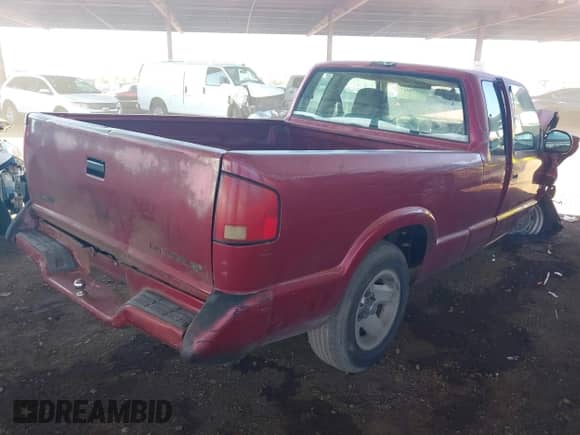 1996 Chevrolet S-10 LS с VIN 1GCCS1944TK146784, выставлен на аукционе IAAI как лот 43156017 с пробегом 338 811 миль миль и . История ставок и продаж доступна на DreamBid. Изображение 4.
