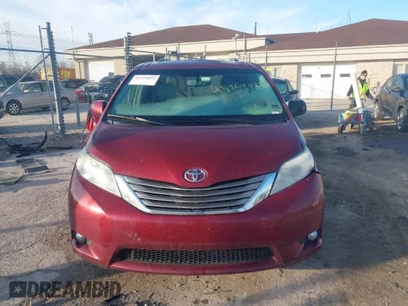 ✅ 2011 Toyota Sienna Limited • VIN: 5TDDK3DCXBS016482 • Lot: 43759024. Listed on IAAI with 181,921 mi. Free auction sales archive from the USA and detailed vehicle history report at DreamBid. Image 12.