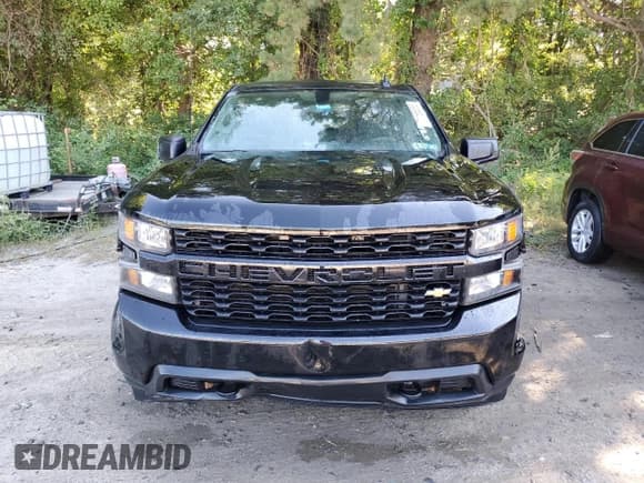 ✅ 2019 Chevrolet Silverado 1500 Custom • VIN: 1GCRYBEH3KZ361893 • Lot: 71166855. Wystawiony na Copart z przebiegiem Nie podano. Bezpłatny archiwum sprzedaży aukcyjnych z USA i szczegółowy raport historii pojazdu na DreamBid. Zdjęcie 5.