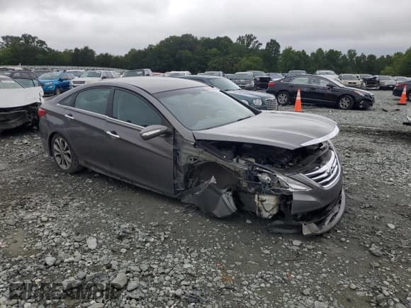✅ 2014 Hyundai Sonata SE • VIN: 5NPEC4AC0EH825706 • Lot: 65843944. Listed on Copart with 153,766 mi. Free auction sales archive from the USA and detailed vehicle history report at DreamBid. Image 4.