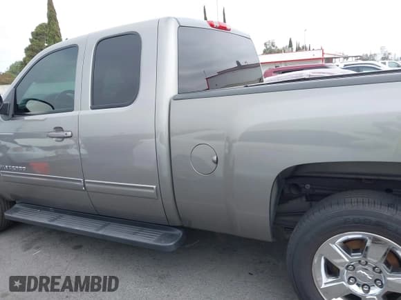 ✅ 2009 Chevrolet Silverado 1500 • VIN: 1GCEC39J69Z174643 • Lot: 42853730. Wystawiony na IAAI z przebiegiem 172 839 mil. Bezpłatny archiwum sprzedaży aukcyjnych z USA i szczegółowy raport historii pojazdu na DreamBid. Zdjęcie 14.