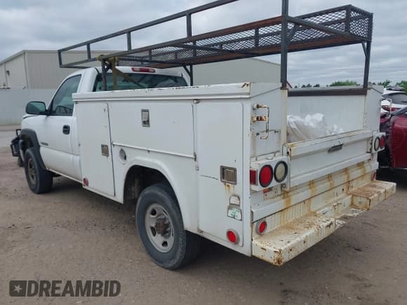 ✅ 2007 Chevrolet Silverado 2500HD Work Truck • VIN: 1GBHC24U57E123605 • Lot: 42027406. Wystawiony na IAAI z przebiegiem 201 311 mil. Bezpłatny archiwum sprzedaży aukcyjnych z USA i szczegółowy raport historii pojazdu na DreamBid. Zdjęcie 3.