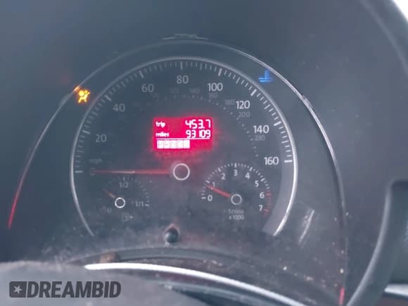 ✅ 2006 Volkswagen Beetle • VIN: 3VWRF31Y76M318728 • Lot: 42218337. Listed on IAAI with 93,109 mi. Free auction sales archive from the USA and detailed vehicle history report at DreamBid. Image 7.