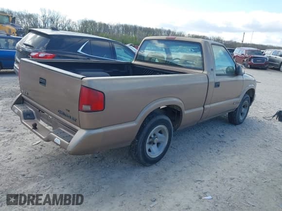 ✅ 1996 Chevrolet S-10 • VIN: 1GCCS1441T8106537 • Лот: 42047330. Опубликован ранее на IAAI с пробегом 150 000 миль. Бесплатный доступ к архиву аукционных продаж из США и подробный отчёт об истории автомобиля на DreamBid. Изображение 4.