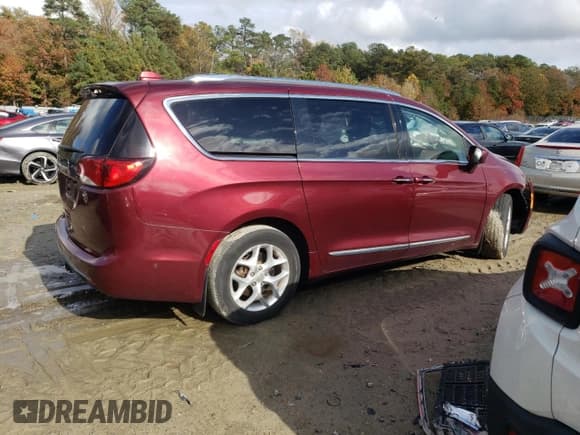 ✅ 2018 Chrysler Pacifica Touring L Plus • VIN: 2C4RC1EGXJR116582 • Lot: 90655825. Wystawiony na Copart z przebiegiem Nie podano. Bezpłatny archiwum sprzedaży aukcyjnych z USA i szczegółowy raport historii pojazdu na DreamBid. Zdjęcie 3.