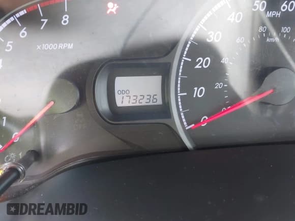 ✅ 2011 Toyota Sienna LE AAS • VIN: 5TDKK3DC7BS165746 • Лот: 42264841. Опубликован ранее на IAAI с пробегом 173 236 миль. Бесплатный доступ к архиву аукционных продаж из США и подробный отчёт об истории автомобиля на DreamBid. Изображение 15.