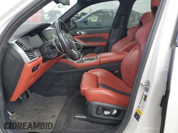 ✅ 2021 BMW X5 M • VIN: 5YMJU0C01M9J01304 • Лот: 42487055. Опубликован ранее на Copart с пробегом 30 025 миль. Бесплатный доступ к архиву аукционных продаж из США и подробный отчёт об истории автомобиля на DreamBid. Изображение 7.