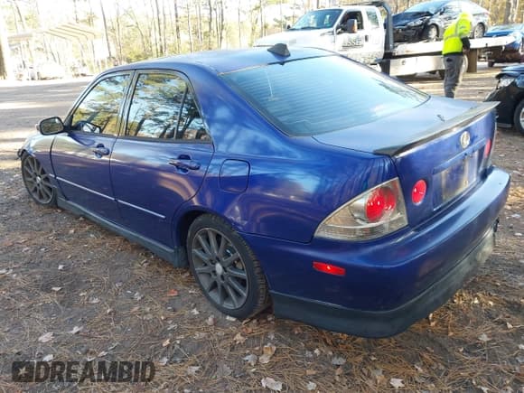 ✅ 2003 Lexus IS 300/350 • VIN: JTHBD192X30065612 • Lot: 43676423. Listed on IAAI with 270,677 mi. Free auction sales archive from the USA and detailed vehicle history report at DreamBid. Image 3.